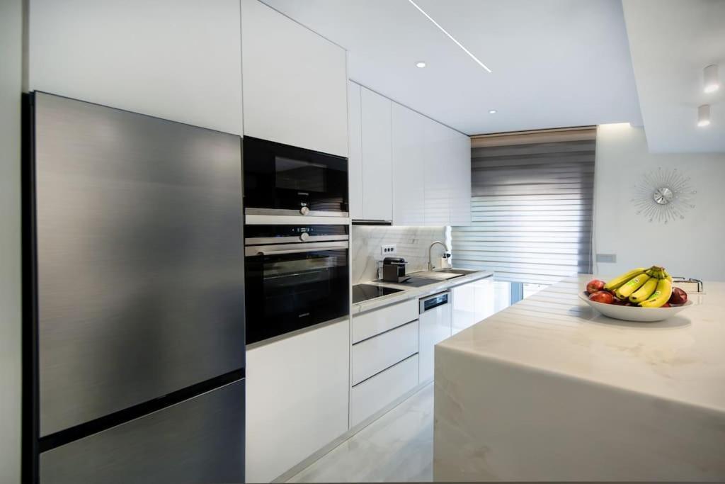 Rhodes Center Luxury *